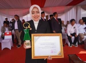 Bupati Ikfina Raih Penghargaan Pembina K3 Terbaik VII Tingkat Jatim Tahun 2024