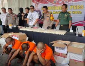 Polresta Mojokerto Berhasil Gulung dan Sita Satu juta Pil Double L & Sabu Senilai 3 M