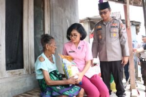 Polri Peduli Masyarakat, Polres Mojokerto Kota dan Bhayangkari Gelar Bakti Sosial dan Bakti Kesehatan Gratis