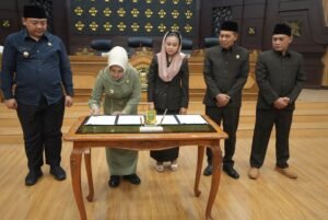 Ning Ita Hadiri Rapat Paripurna Pengambilan Keputusan DPRD Atas LKPJ Kepala Daerah Akhir Tahun 2024