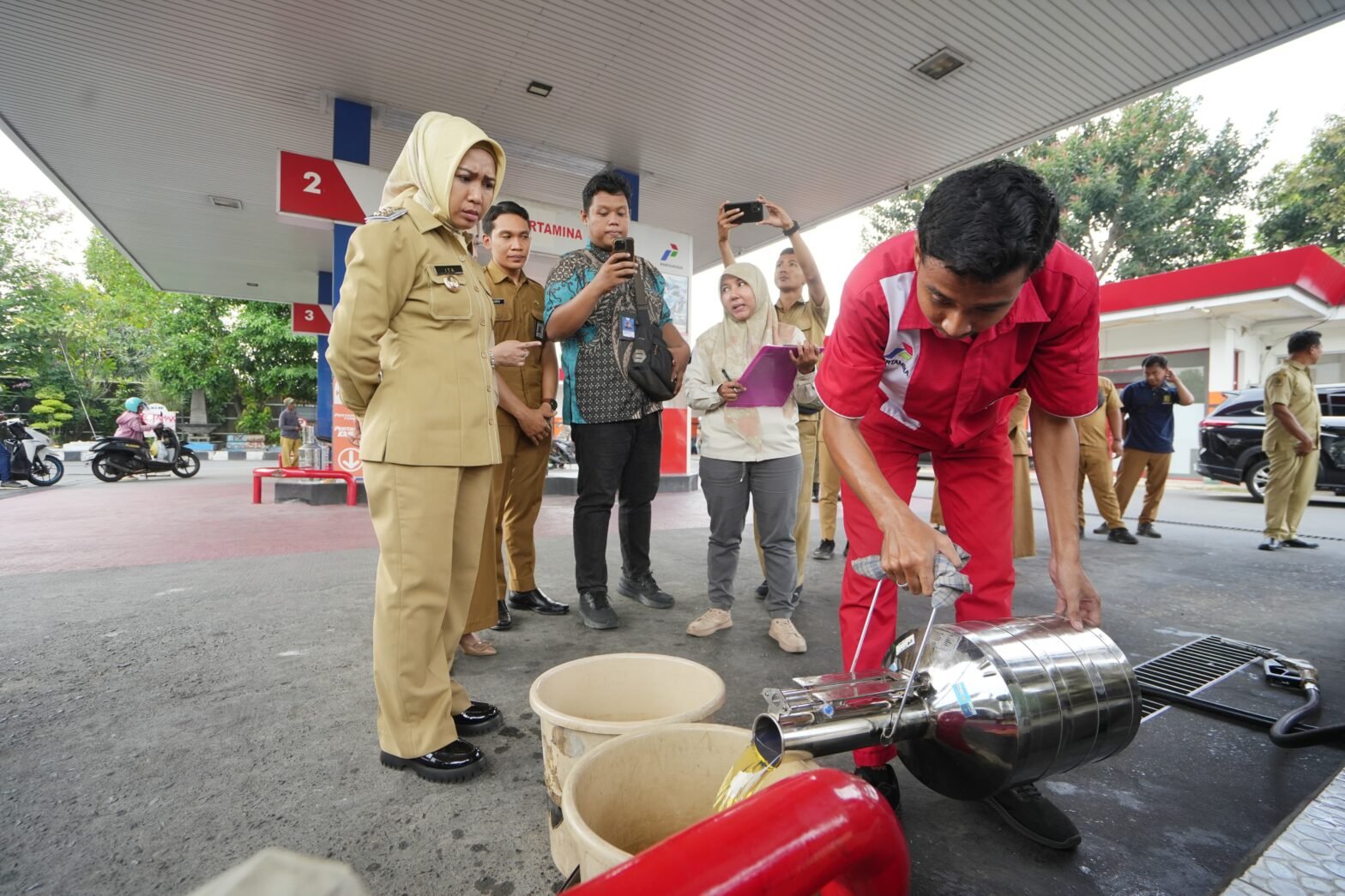 Lindungi Konsumen, Wali Kota Mojokerto Pastikan Keakuratan Timbangan di SPBU dan Toko Emas