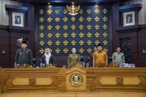 Rapat Paripurna Ning Ita Sampaikan Tanggapan terhadap Pemandangan Umum Fraksi DPRD atas Raperda RPJMD Tahun 2025–2029