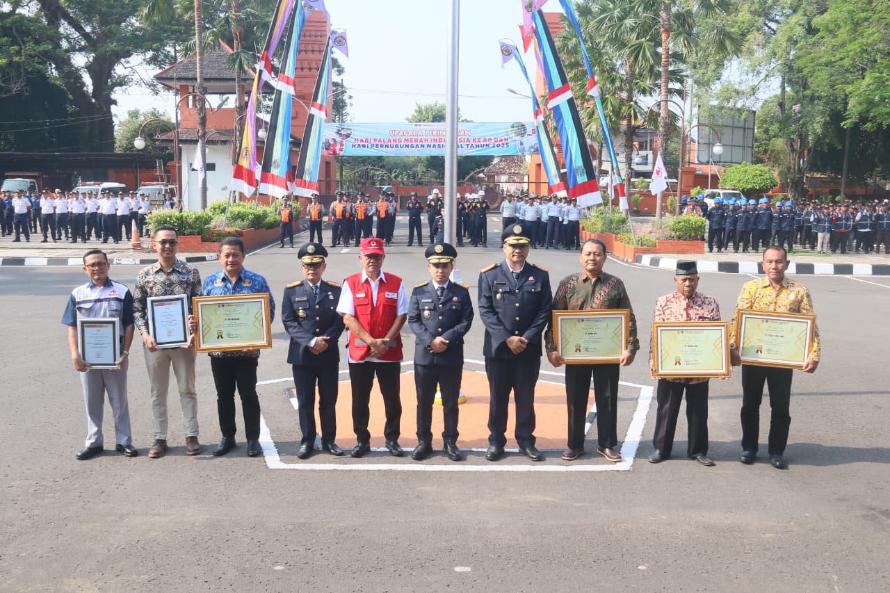 Bupati Mojokerto Hadiri Peringatan 80 Tahun Bakti PMI Dan Hari Perhubungan Nasional