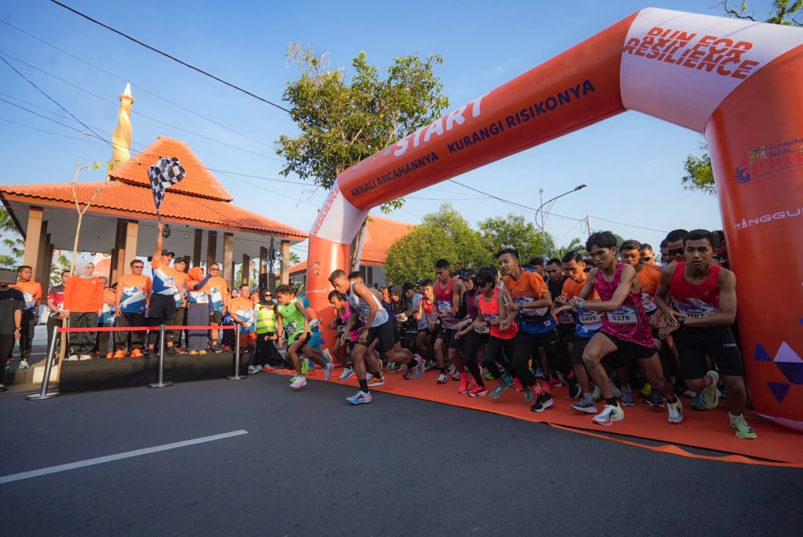 Ribuan Peserta Dari Berbagai Daerah Meriahkan Fun Run Bulan PRB 2025 di Kota Mojokerto