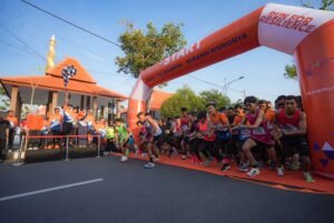 Ribuan Peserta Dari Berbagai Daerah Meriahkan Fun Run Bulan PRB 2025 di Kota Mojokerto