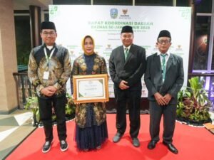 Wali Kota Mojokerto Dapat Penghargaan Baznas Jatim Awards 2025 Atas Pembinaan terhadap Baznas