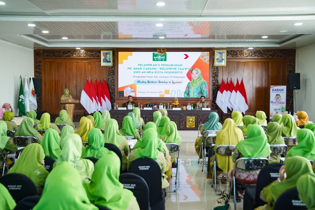 Wali Kota Mojokerto Kukuhkan Ta’awun KKS An-Nisa, Tekankan Komitmen dan Keikhlasan Membangun Ekonomi Umat