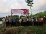 Jaga Ekosistem Sungai Polres Tulungagung Tebar 5.000 Benih Ikan Tombro di Boyolangu
