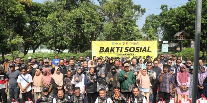 Polres Kediri dan Komunitas DBK Jelajah Desa Sambil Berbagi untuk Warga