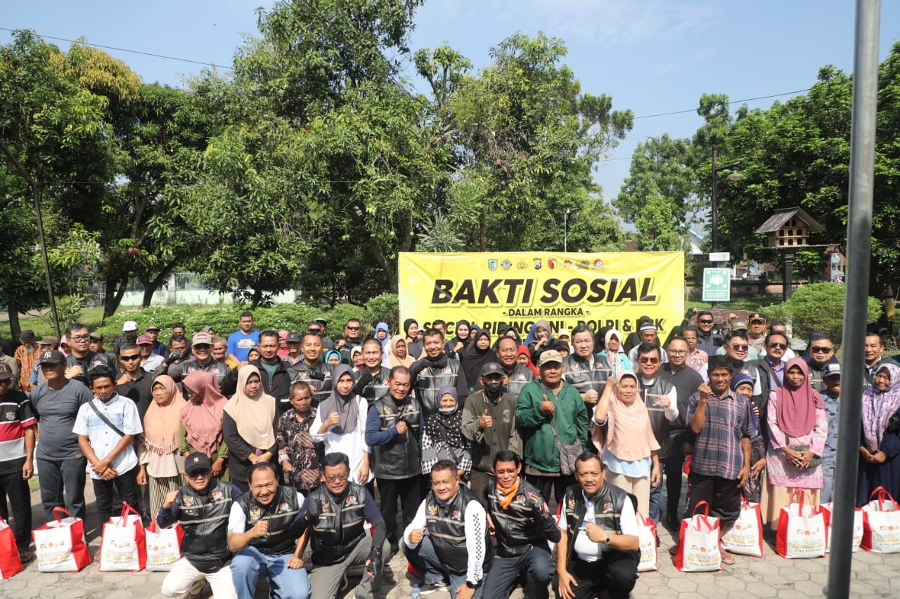 Polres Kediri dan Komunitas DBK Jelajah Desa Sambil Berbagi untuk Warga