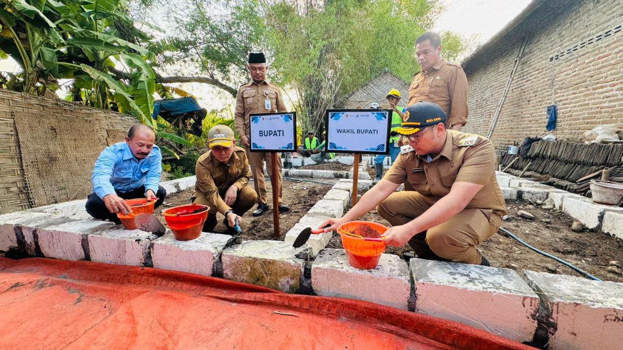 Perumdam Mojopahit & Bupati Mojokerto Gelar Bedah Rumah, Bukti Kepedulian Untuk Masyarakat