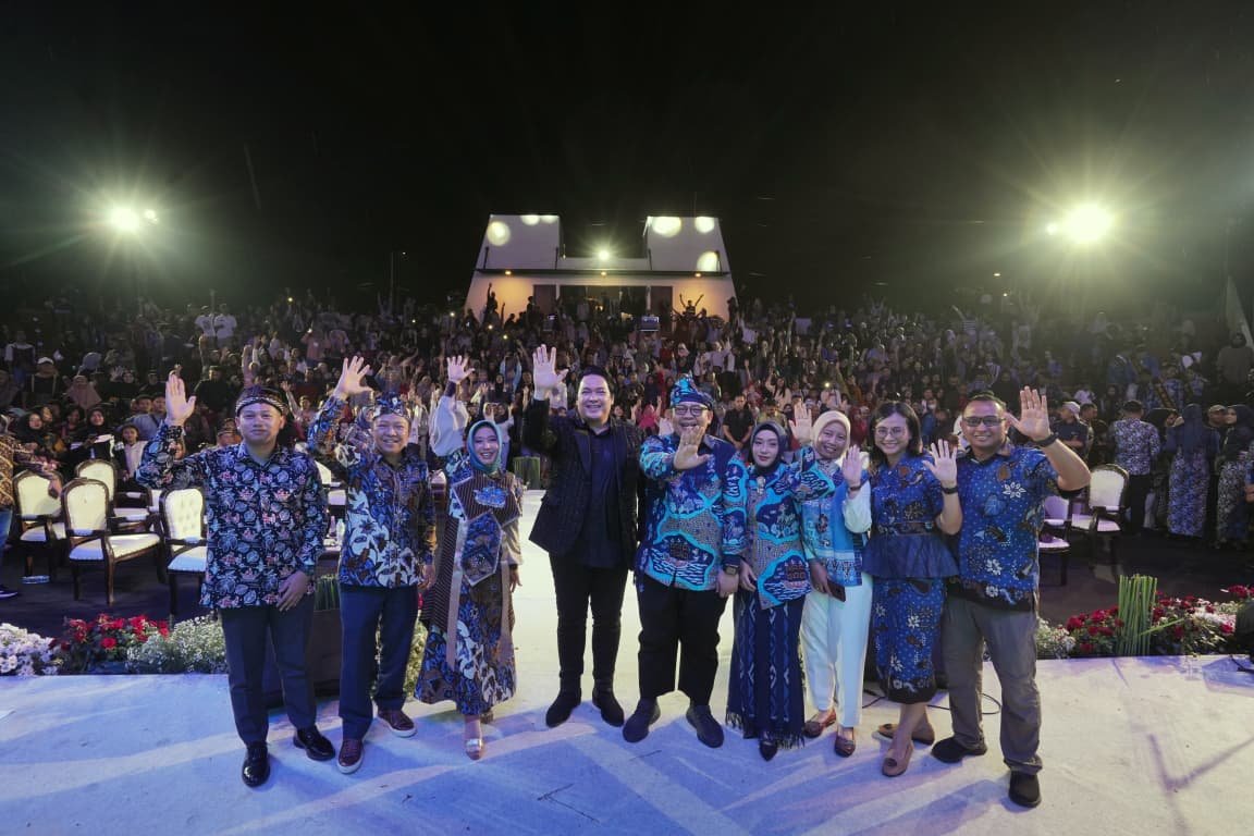 Mojo Batik Festival 2025 Memukau, Ning Ita Ajak Warga Bangga Pakai Batik Kota Mojokerto