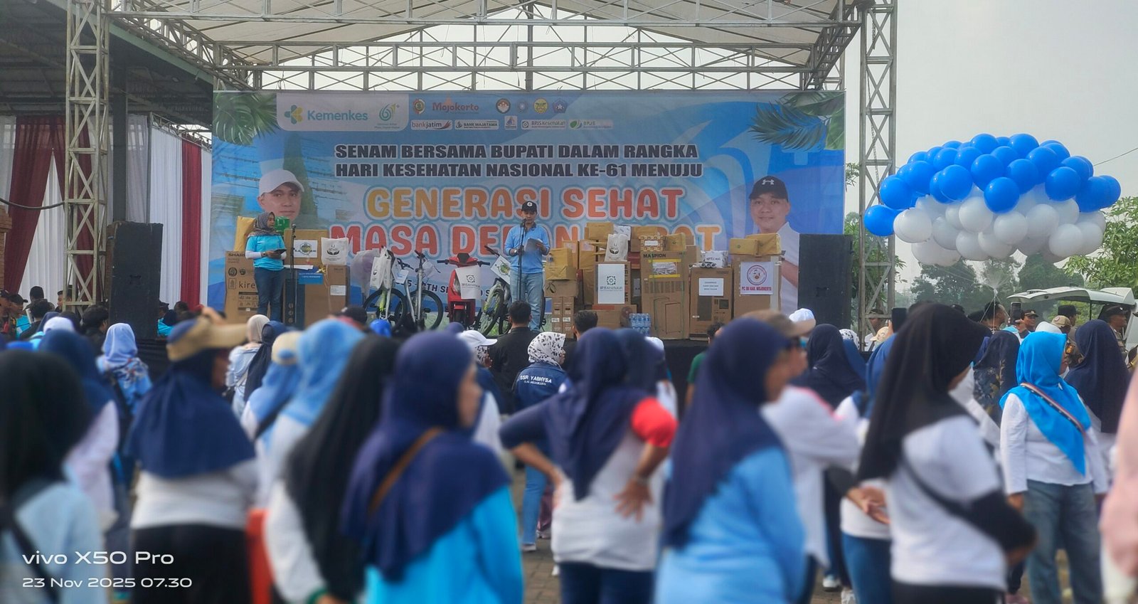 Dinkes Kabupaten Mojokerto Peringati HKN ke-61 dengan Senam Massal dan Layanan Kesehatan Lengkap di RTH Sidorejo