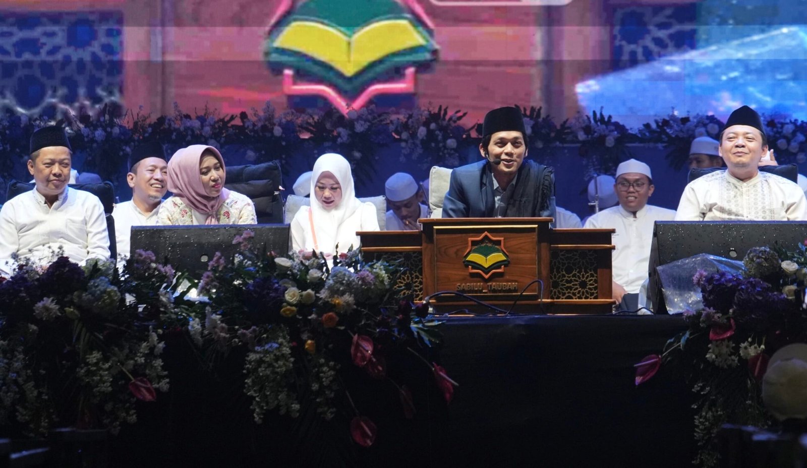 Warga Padati TBM Kota Mojokerto, Menggema Dzikir Akbar Akhir Bersama Gus Iqdam