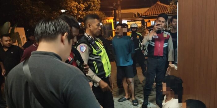 Polres Mojokerto Kota Bersama Warga Gagalkan Perang Sarung