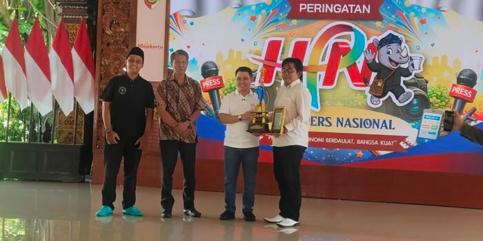 PWMR Peringati HPN 2026, Berikan 10 Penghargaan Gelar Diskusi dan Santuni 25 Anak Yatim