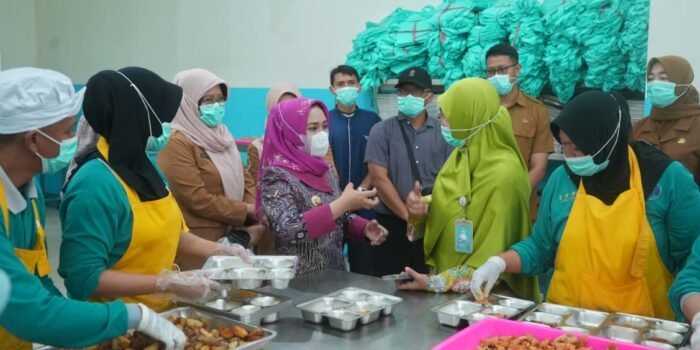 Pemkot Mojokerto Pastikan Kualitas MBG, Ning Ita Turun Langsung Cek Dapur SPPG