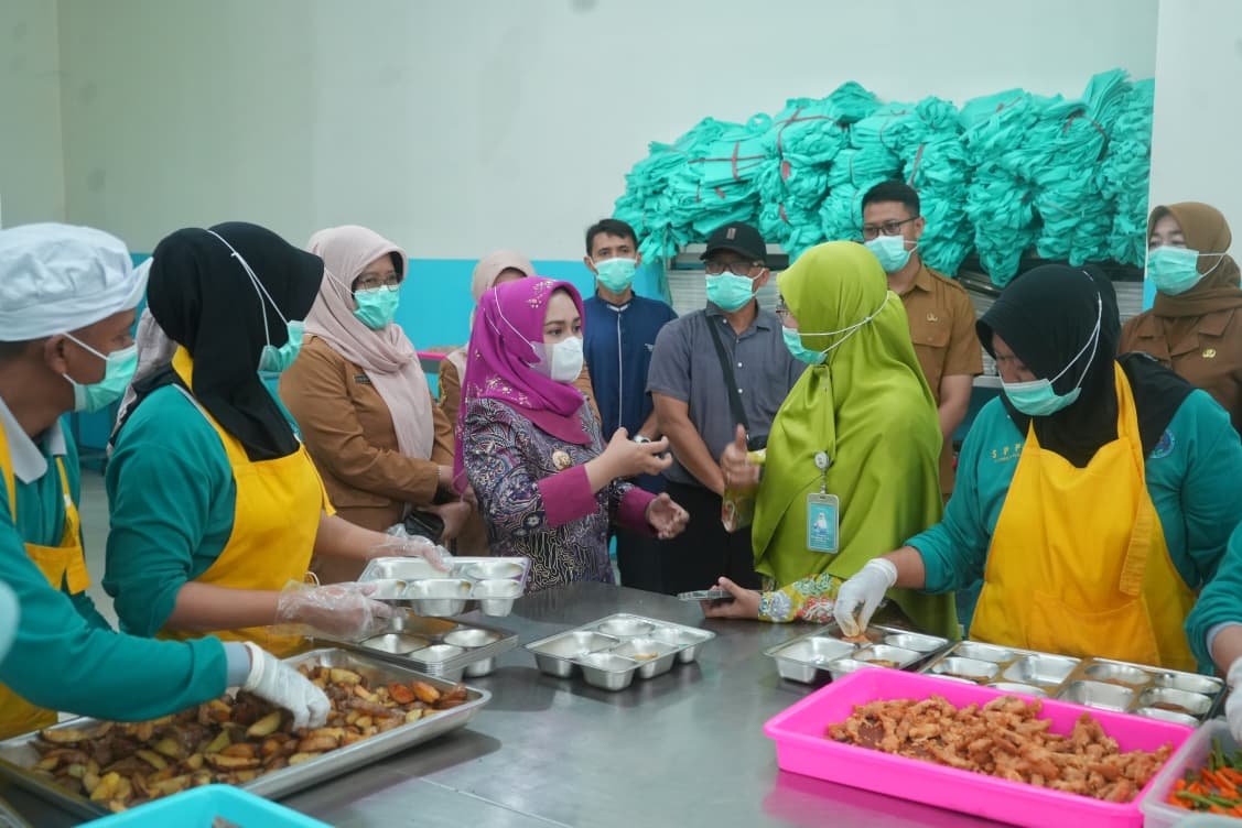 Pemkot Mojokerto Pastikan Kualitas MBG, Ning Ita Turun Langsung Cek Dapur SPPG