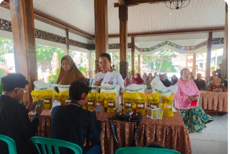 156 Ribu Lebih Warga Mojokerto Terjangkau Bantuan Pangan, BULOG Pastikan Program Pemerintah Berjalan Tepat Sasaran
