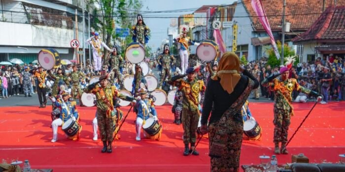 Kirab Spektakuler Mojo Bangkit Ramaikan HUT ke-108 Kota Mojokerto