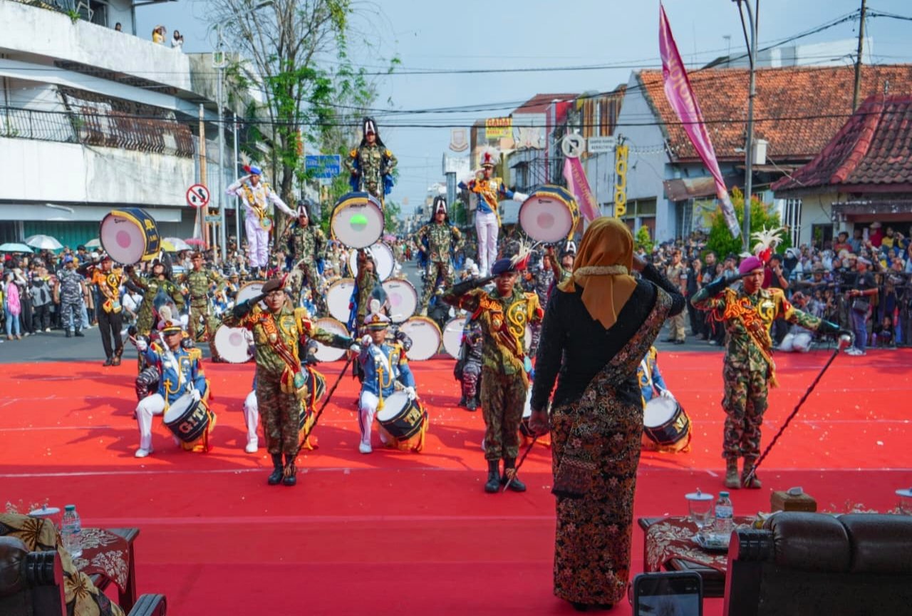 Kirab Spektakuler Mojo Bangkit Ramaikan HUT ke-108 Kota Mojokerto