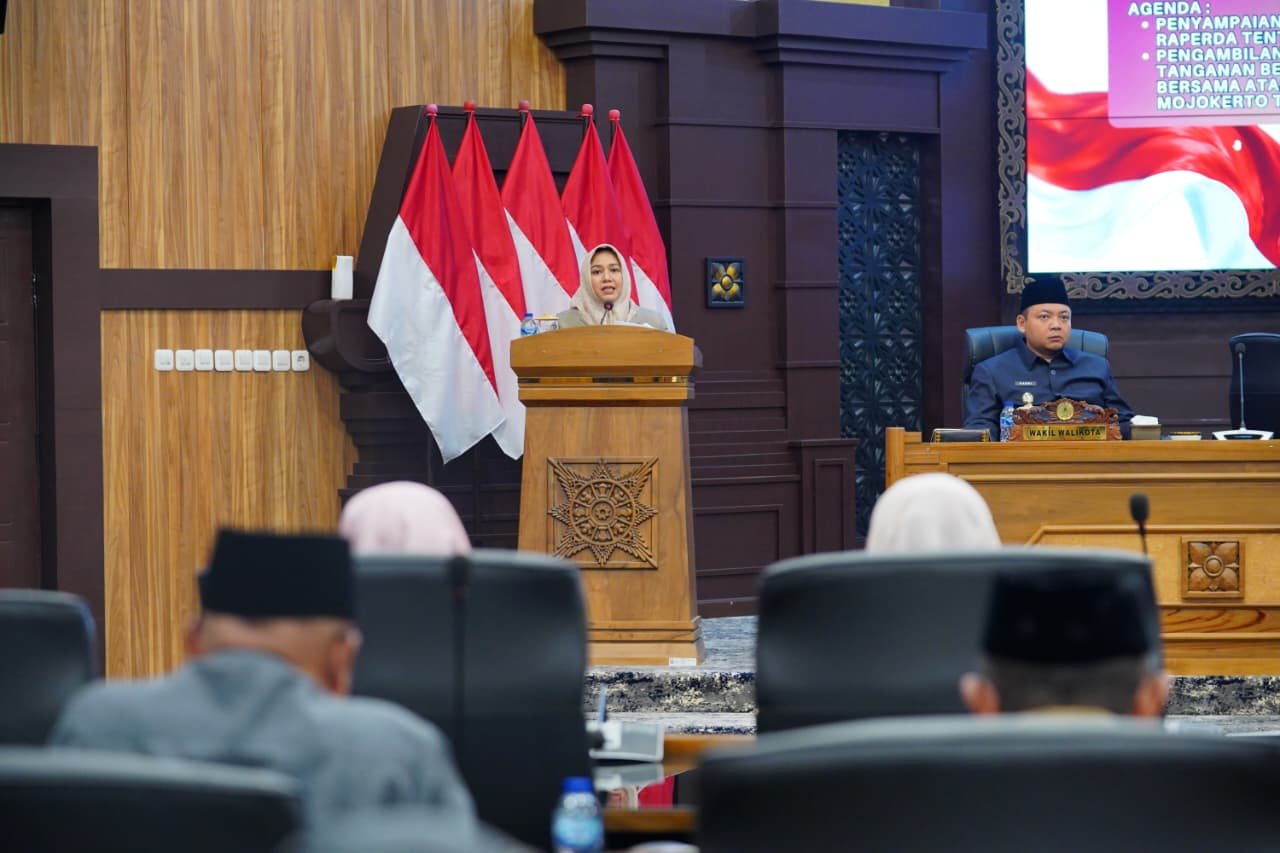 Ning Ita Sampaikan Nota Keuangan APBD 2027 Rp 931 Miliar dan Setujui 13 Raperda