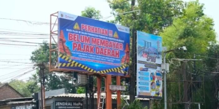 Bapenda Kabupaten Mojokerto Tindak Tegas Penunggak Pajak Reklame , Ancam Pidana Perusak Segel
